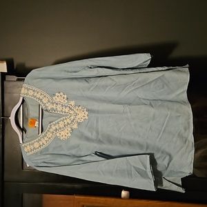 Pretty chambray with lace and button detail